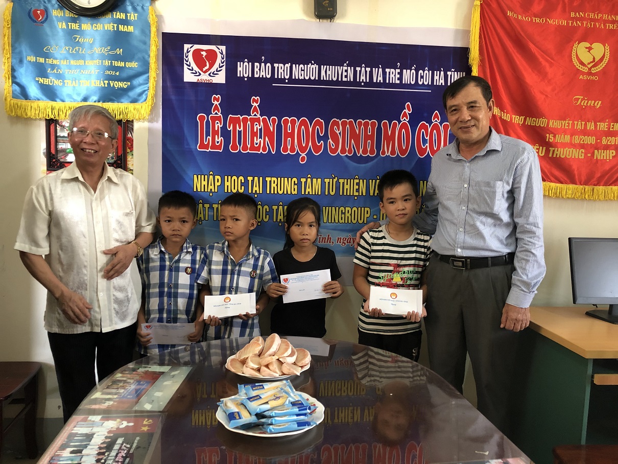 Trao  Quà và làm lễ tiễn các cháu mồ côi lên đường nhập học tai Trung tâm nuôi dưỡng và hướng nghiệp tài năng năm học 2020-2021