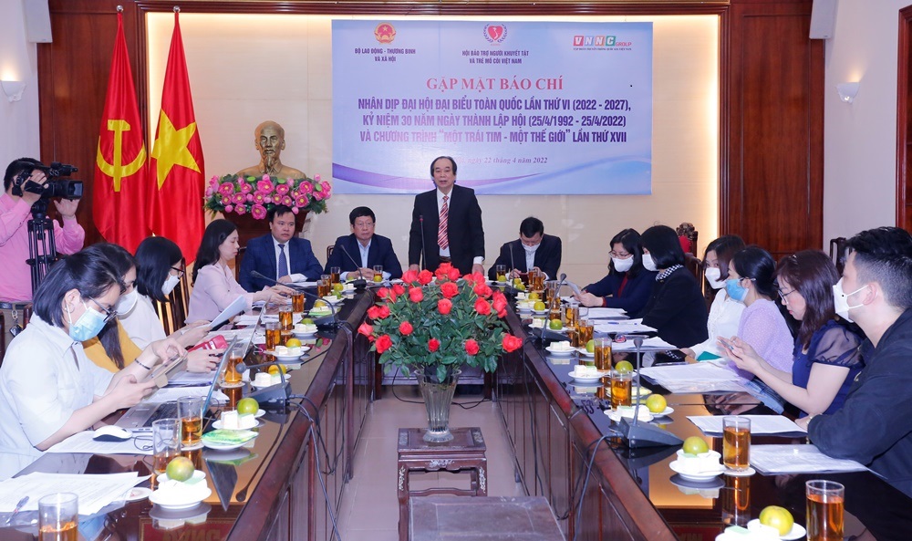 Toàn cảnh buổi họp báo